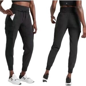Athleta Sutton Joggers Size 4 Black Mid Rise Cargo Pant Drawstring Athleisure